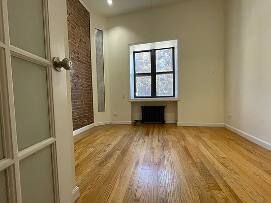 Rented by HOLTON REAL ESTATE INC. | media 18