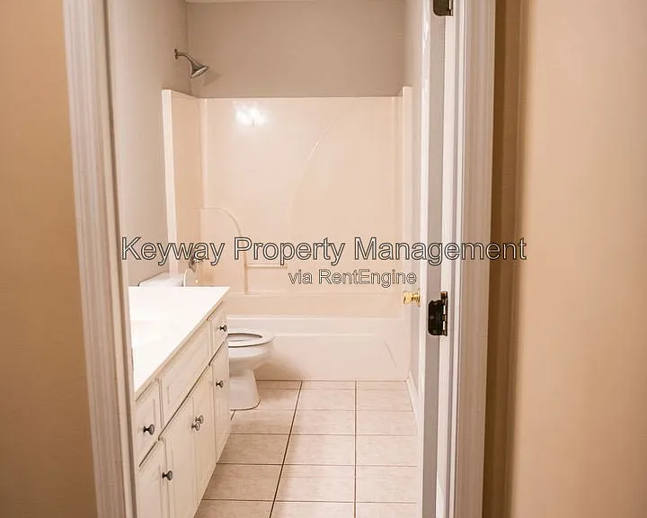 242 Stonington Dr — Photo 26