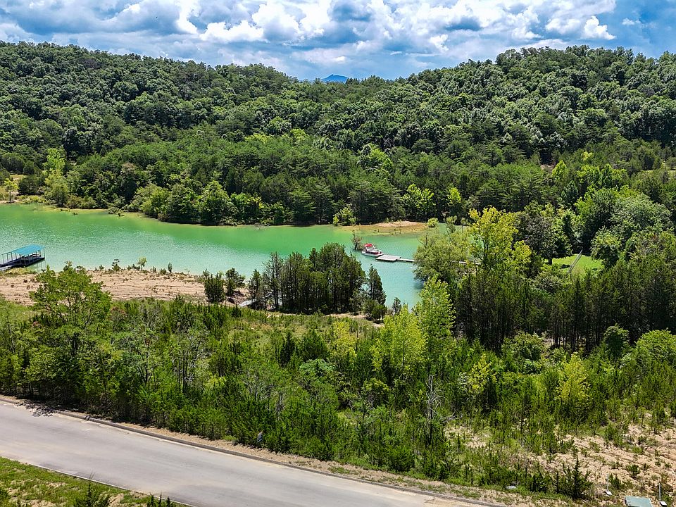 1st image of 2 Emerald Pointe Blvd