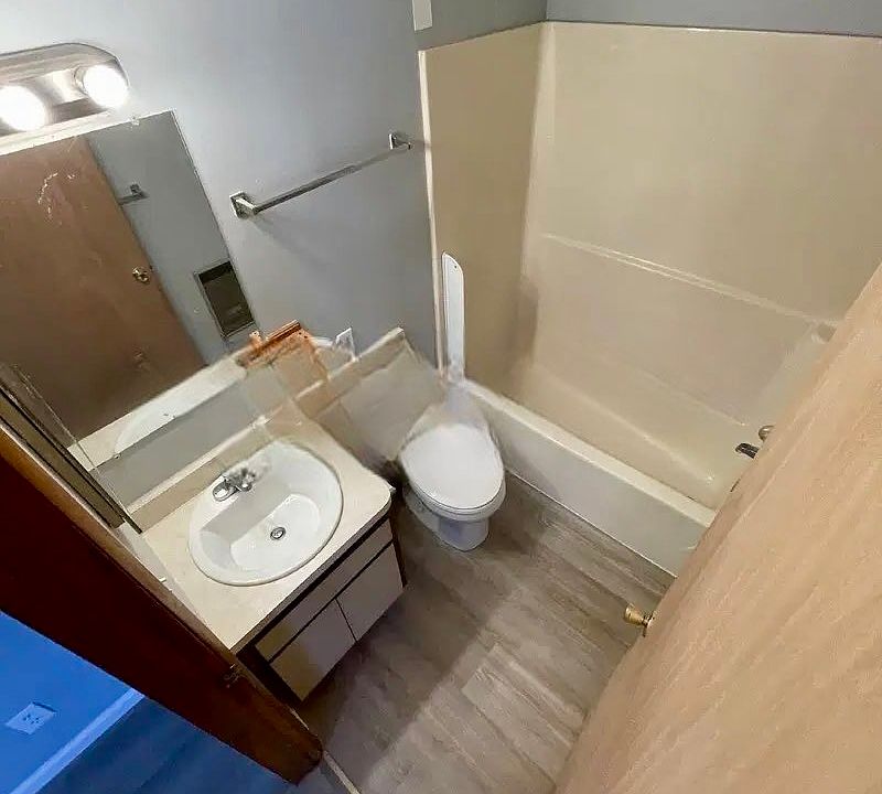 1st image of 1818 Michigan St APT 2