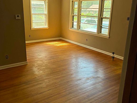 2nd image of 2901 Walker Ave
