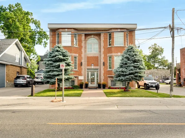 48 Mississauga Rd N #1, Mississauga, ON L5H 2H8