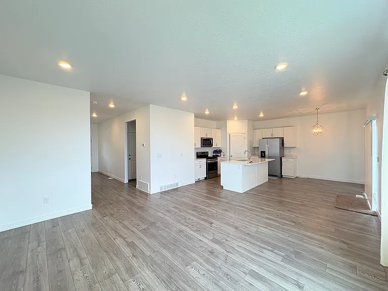 1216 S Raintree Ln — Photo 14