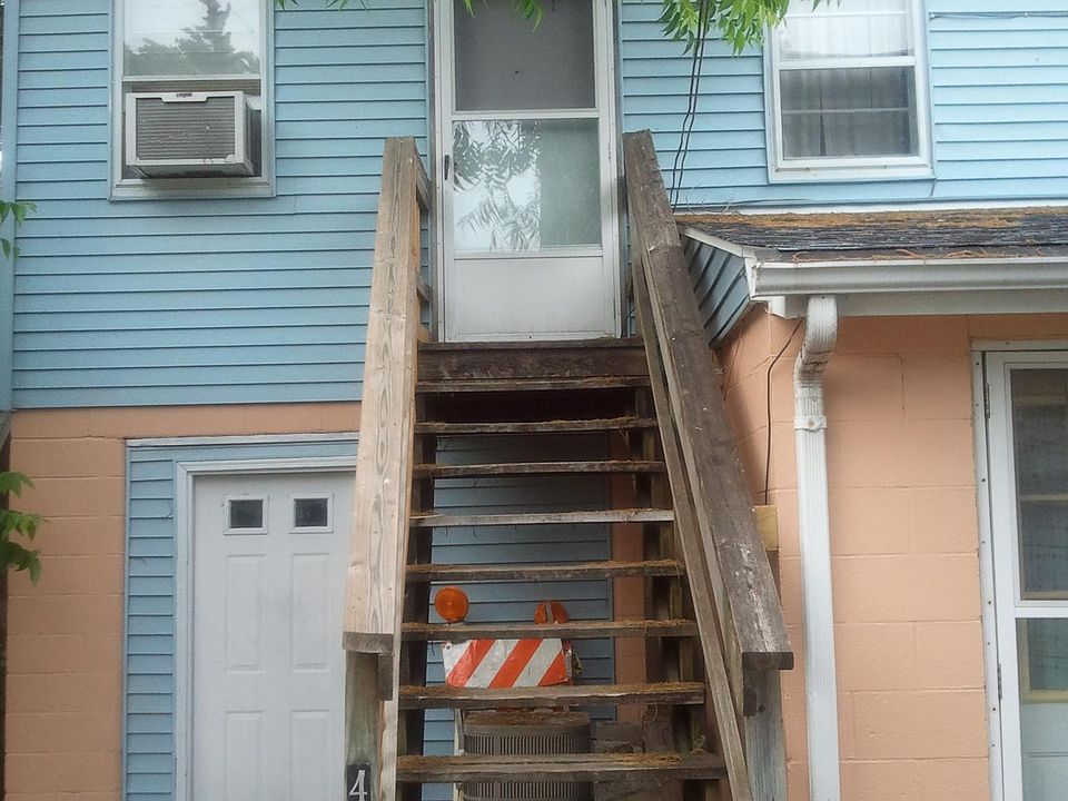 1st image of 419 S Washington St APT 4