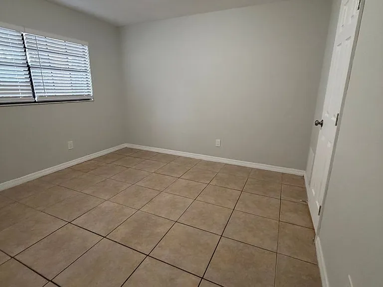 501 Saint Michaels Way — Photo 26