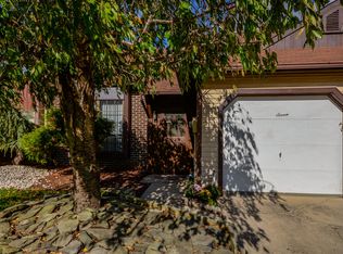 7 Rutledge Ct, East Brunswick, NJ 08816