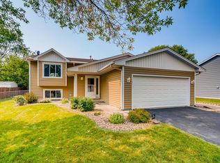 1208 Vierling Ct, Shakopee, MN 55379