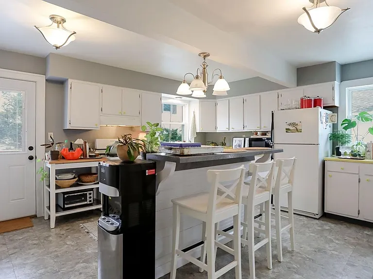 626 S Mitchell St — Photo 8