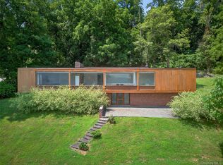 624 River Rd, Newburgh, NY 12550