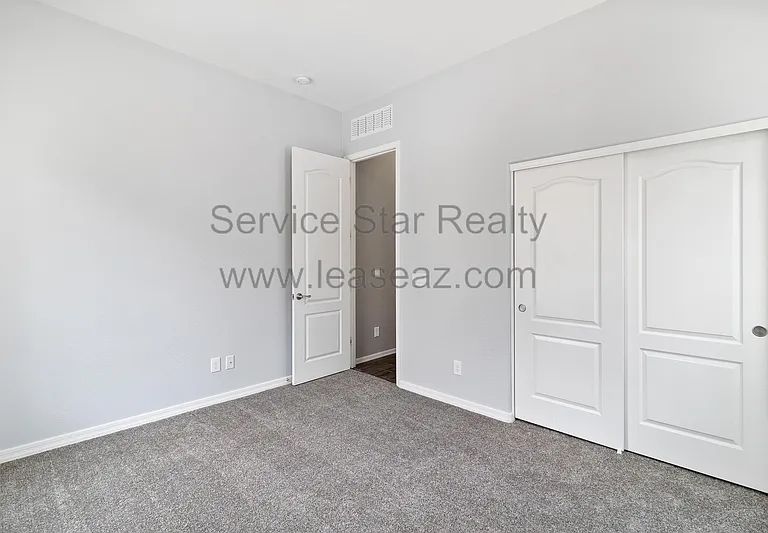 888 N Imperial Pl — Photo 17