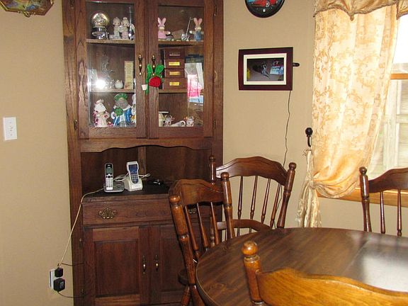 4th image of 108 Lacey St