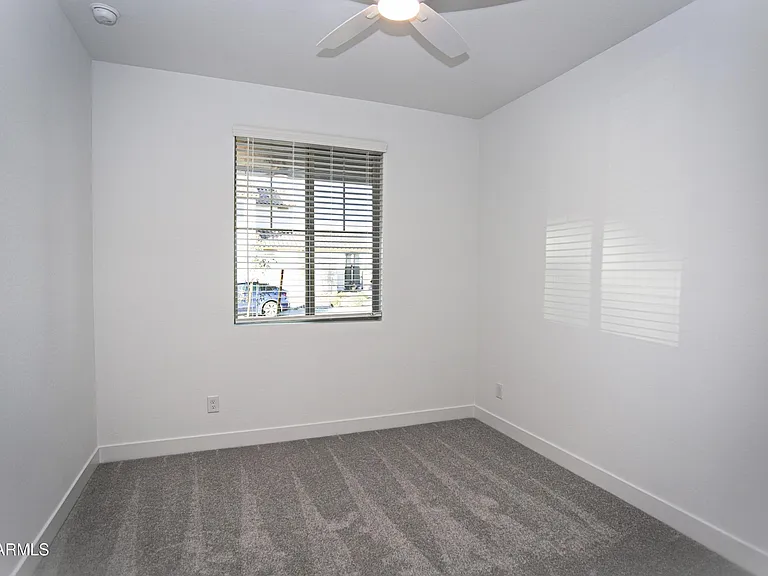 773 W Lark Dr — Photo 5