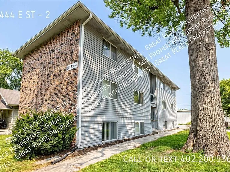 2444 E St #2 — Photo 3