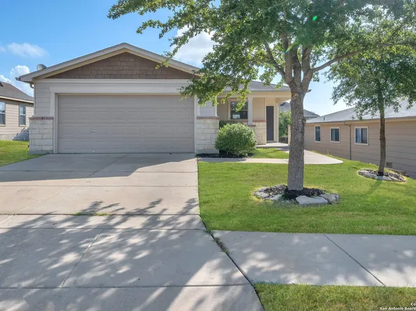 5749 Maxfli Dr, Schertz, TX 78108