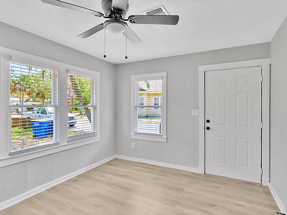 4th image of 1485 Hamlet Ave
