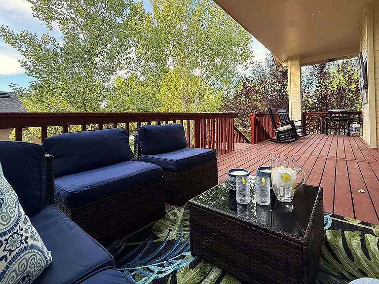 242 W Rosser St — Photo 5