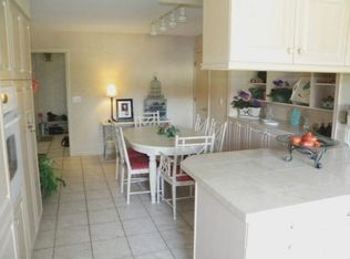 1524 Country Club Dr E, Warsaw, IN 46580