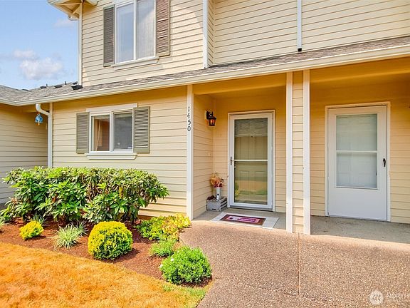 2nd image of 1450 Mountain View Drive