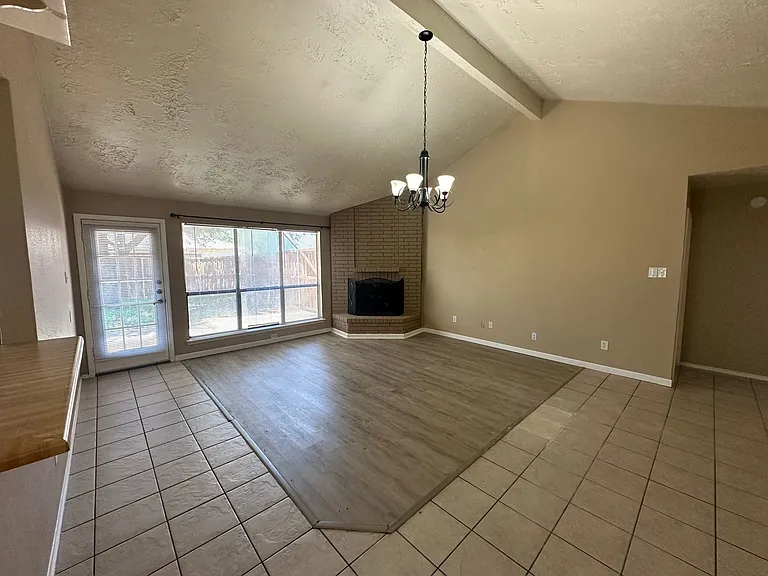 4045 Cavalry Dr — Photo 9