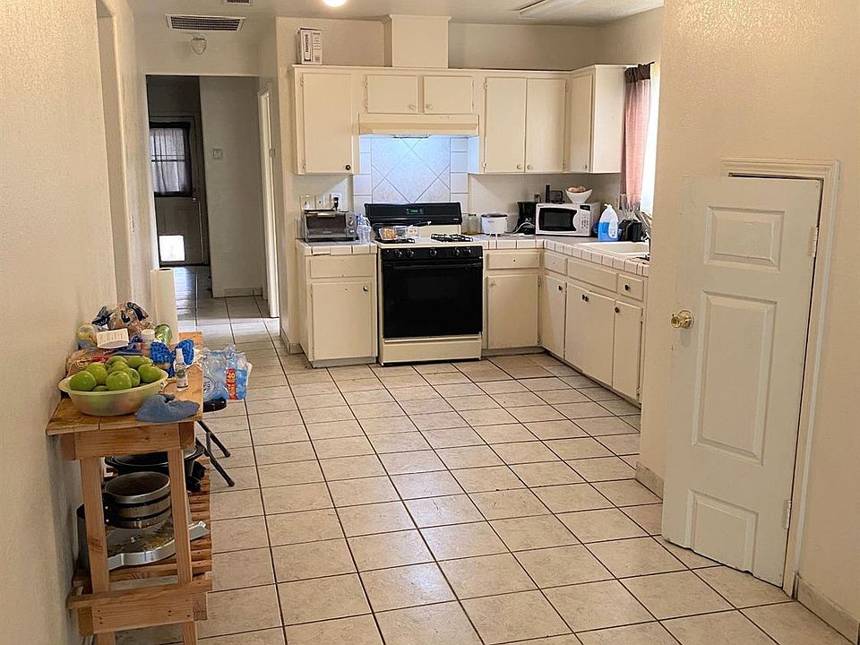 2nd image of 1901 E Clay Ave
