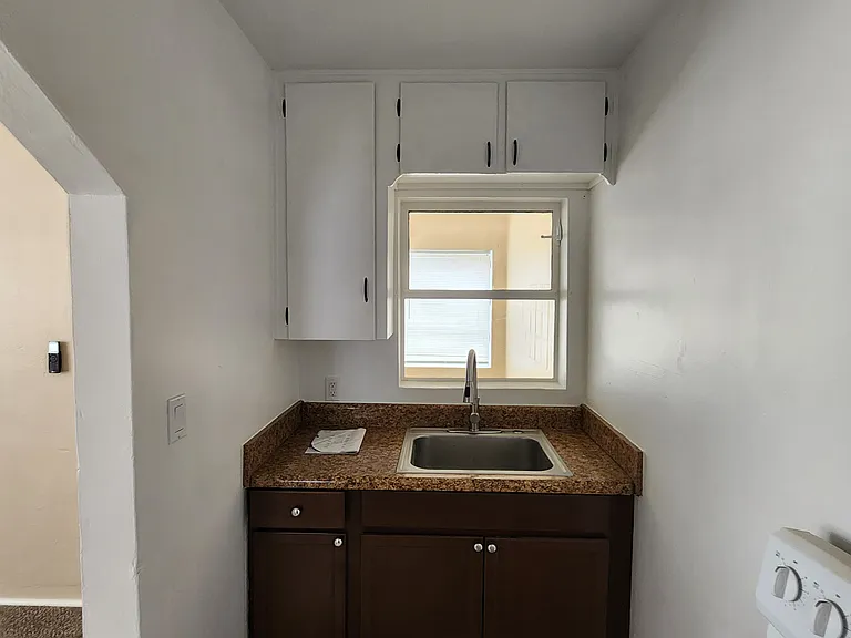 1515 W Washington St #10 — Photo 8