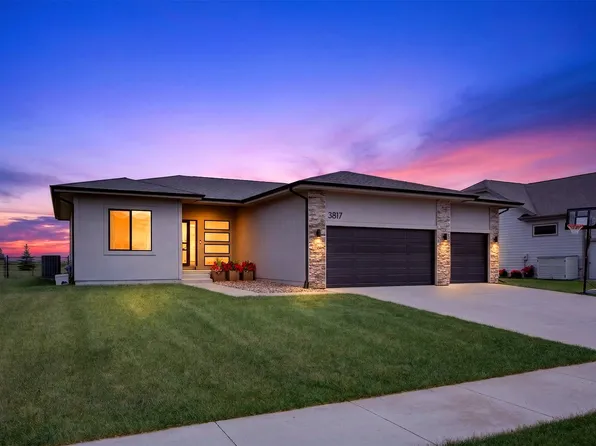 3817 NW Beechwood St, Ankeny, IA 50023