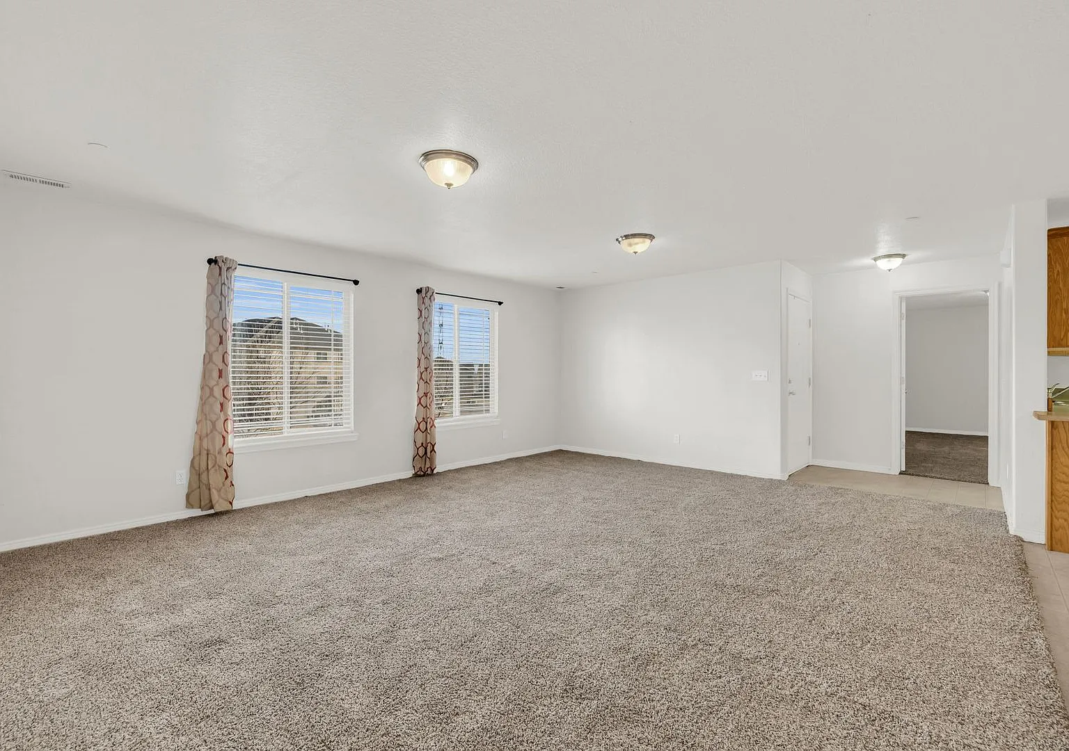 3 Bedroom 2 Bathroom Condo in Eagle Mountain! — Photo 3