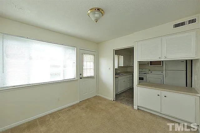 2305 Champion Ct — Photo 8