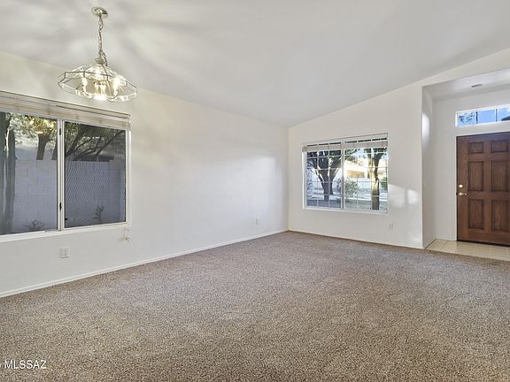 3rd image of 144 E Mesquite Crest Pl