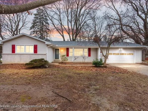 3604 W Hiawatha Dr, Okemos, MI 48864