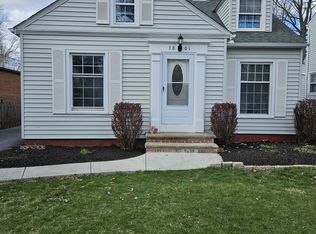 3801 Bainbridge Rd, Cleveland Heights, OH 44118