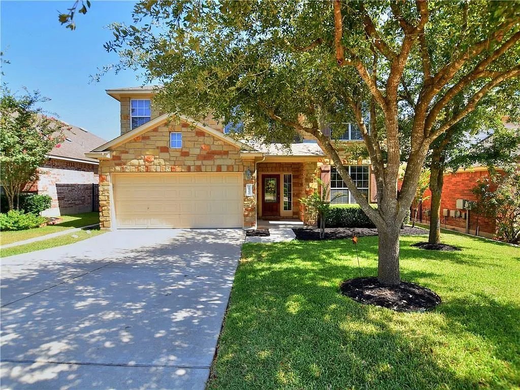 4 bed, 2.5 bath, 2684 sqft, $2,695 — Photo 1
