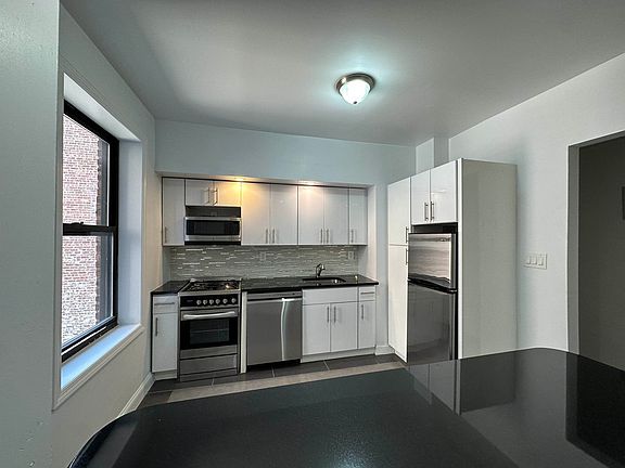 4th image of 4519 42nd St APT 3A