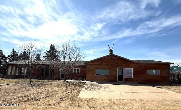 1st image of 137-139 SW Lake Dr