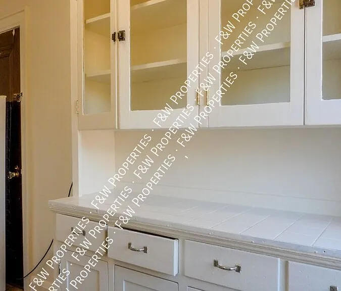 1544 E Broad St #303 — Photo 23