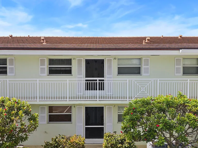 68 Yacht Club Dr #20 — Photo 37
