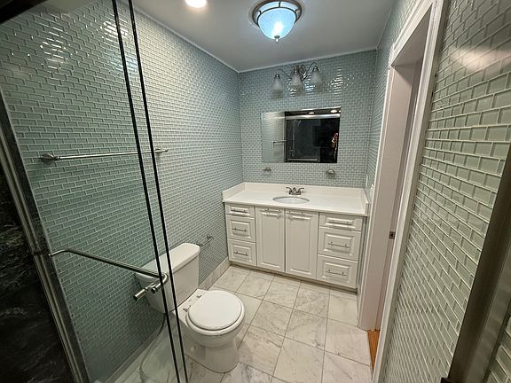 3rd image of 254 Newbury St #4D