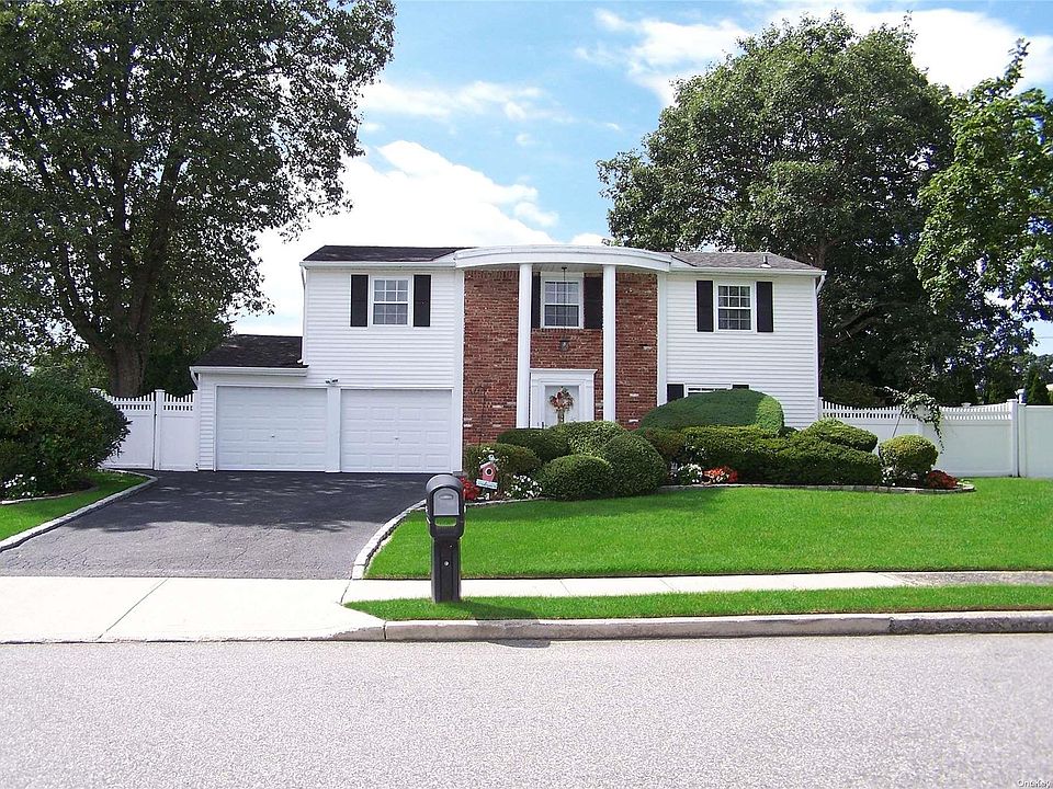 1st image of 12 Corvair Lane