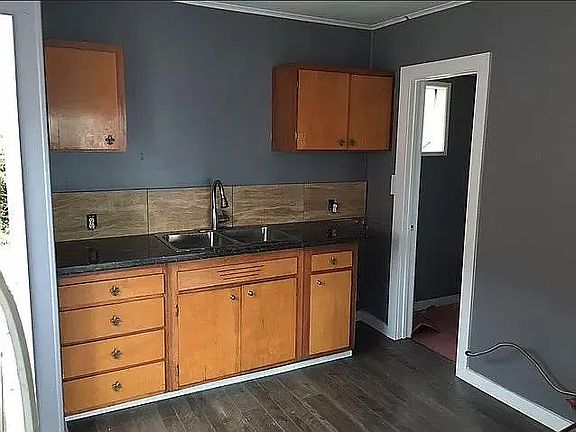 3rd image of 2132 Alki Ave SW APT B