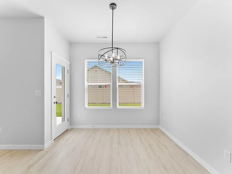 510 Waverly Ave — Photo 12
