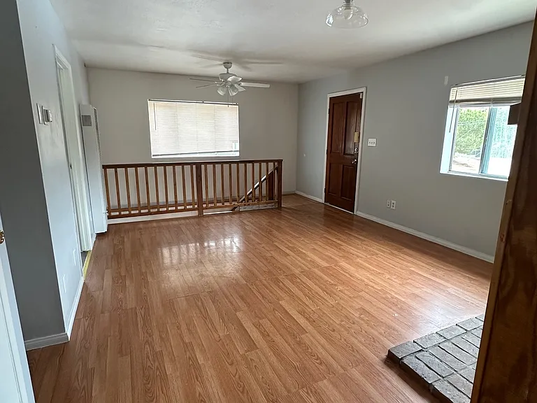 733 Canada Trl — Photo 5