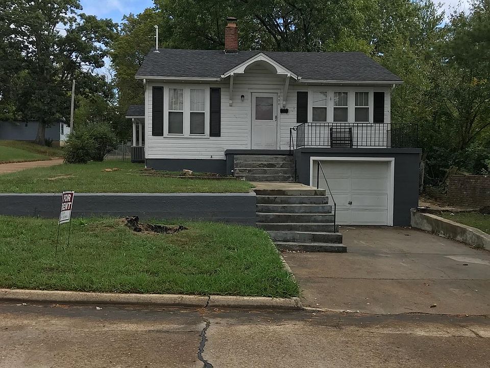 1st image of 556 N 10th St