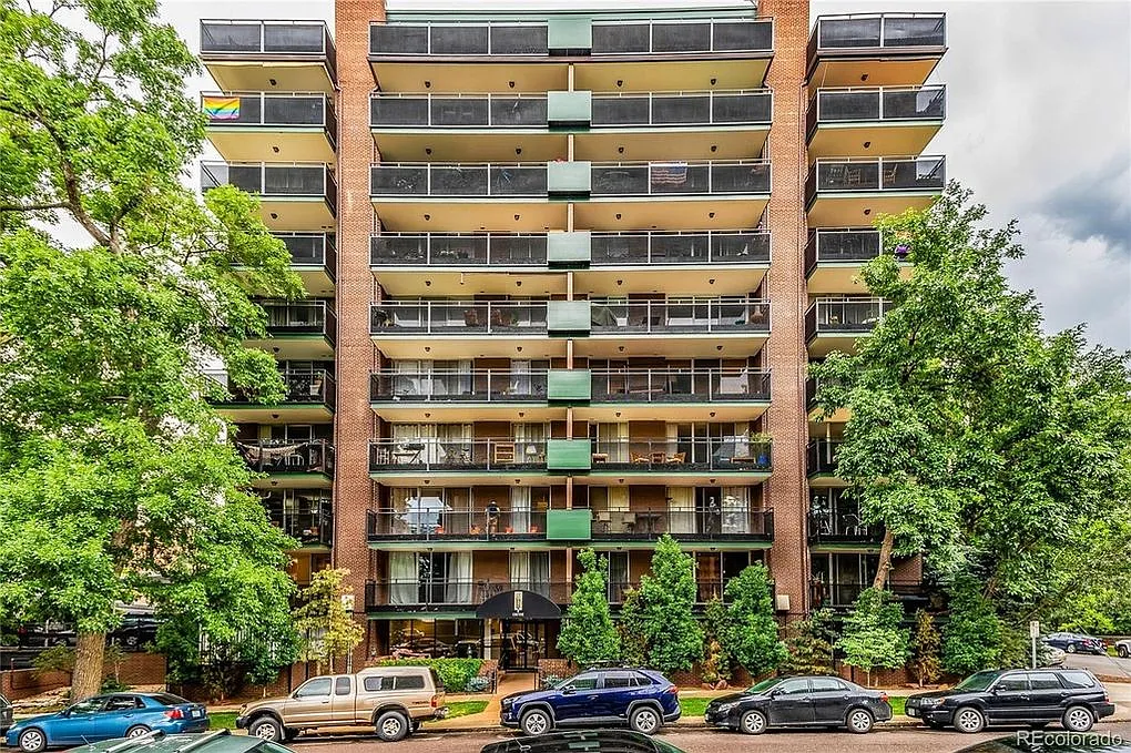 1 bed, 1.5 bath, 694 sqft, $2,200 — Photo 1