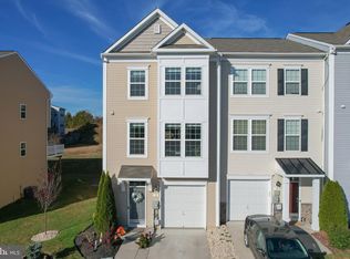 35 Landis Ct, Falling Waters, WV 25419