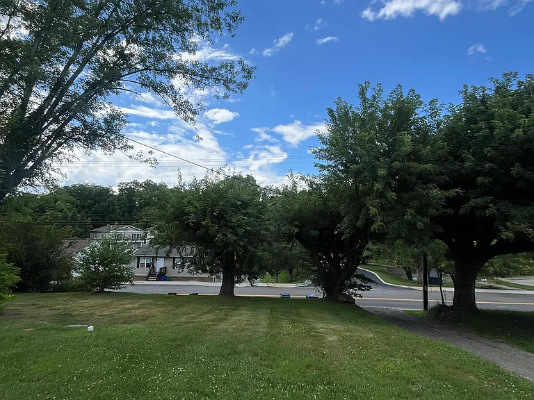 910 Giles Rd — Photo 3