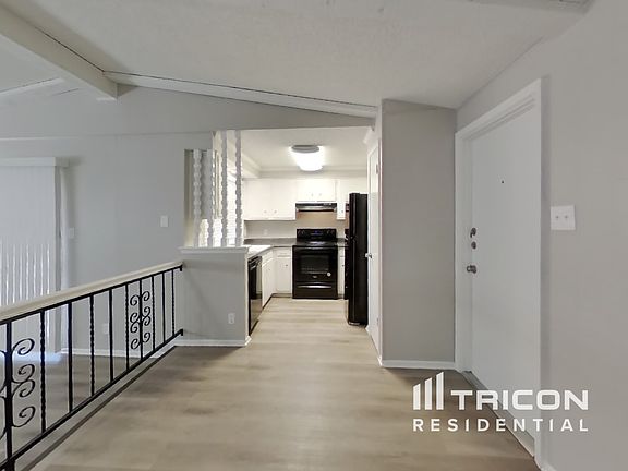 4th image of 14302 Brangus Dr