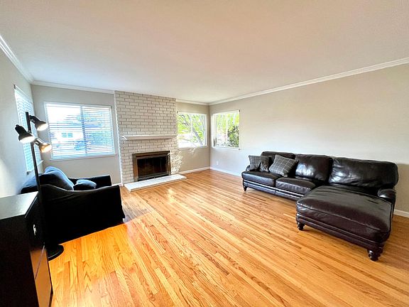 2nd image of 1191 Bruckner Cir