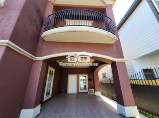 5027 Creekmont Dr, Houston, TX 77091