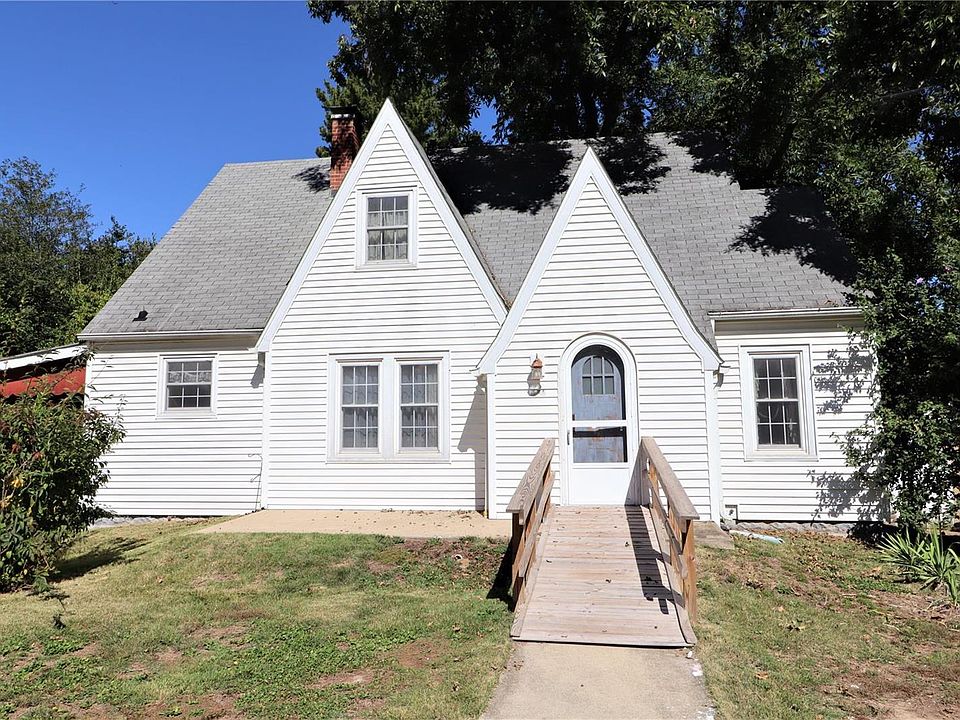 1st image of 651 Fairfax St
