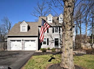 211 Pioneer Dr, Lansdale, PA 19446